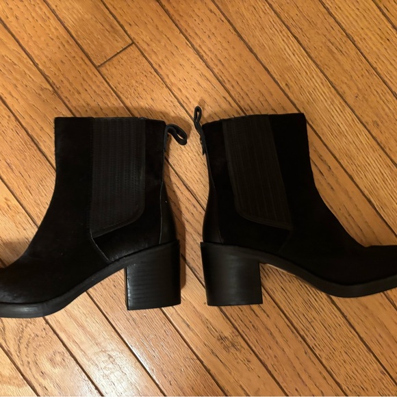UGG Black Ankle Booties - Picture 4 of 10